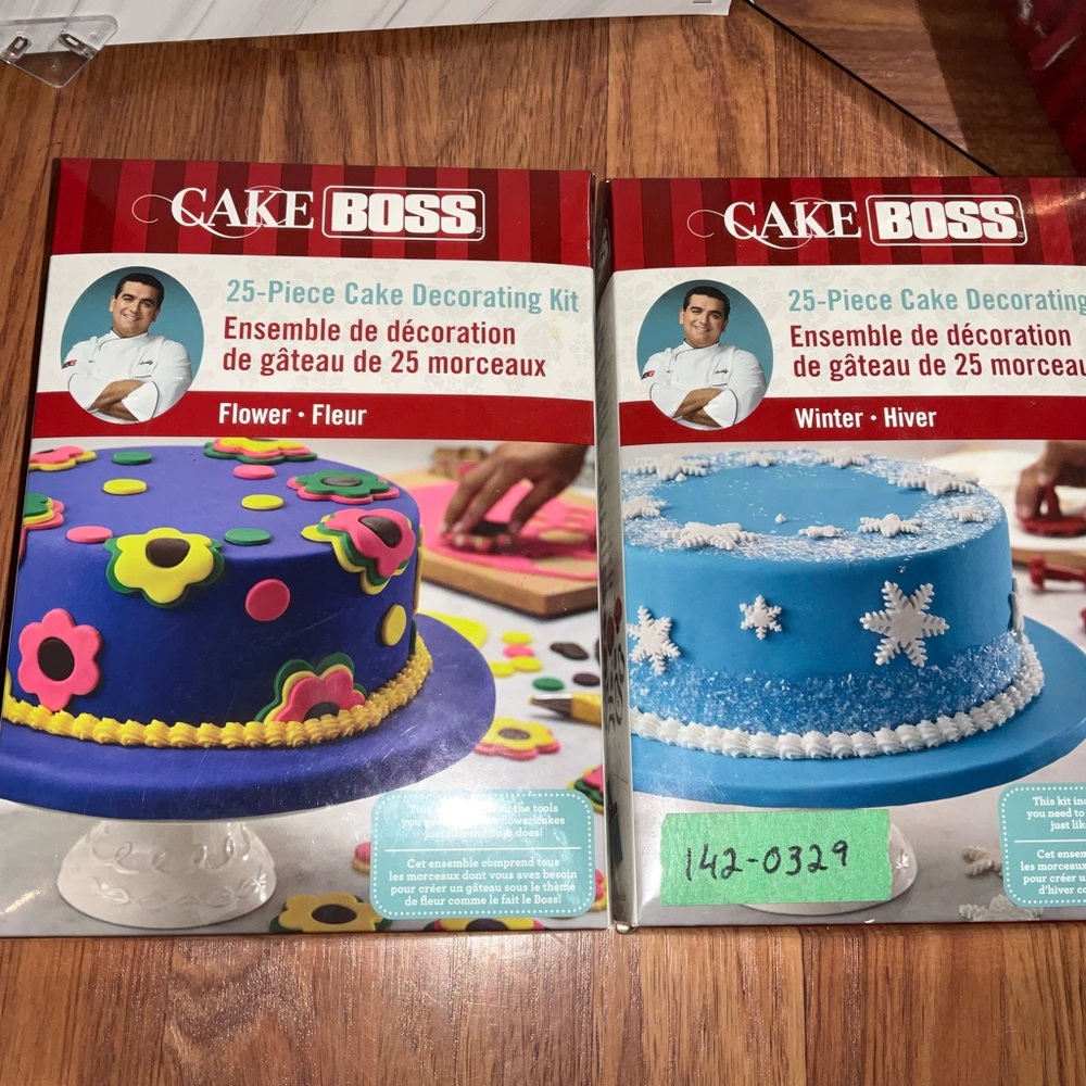 25-Piece (x2) Cake Decorating Kit - Flower and Winter Designs